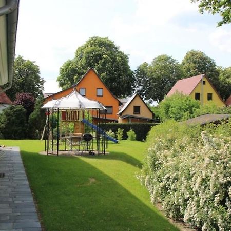 K 100 EG - Ferienwohnung im Erdgeschoss mit großem Garten Röbel Exterior foto