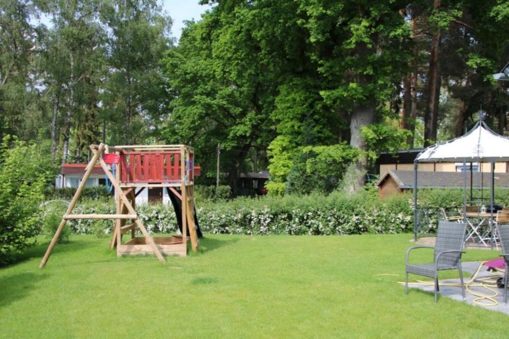 K 100 EG - Ferienwohnung im Erdgeschoss mit großem Garten Röbel Exterior foto