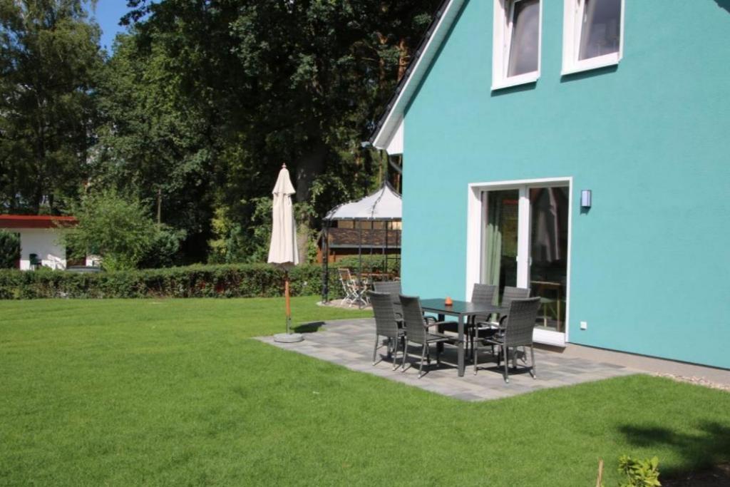 K 100 EG - Ferienwohnung im Erdgeschoss mit großem Garten Röbel Exterior foto