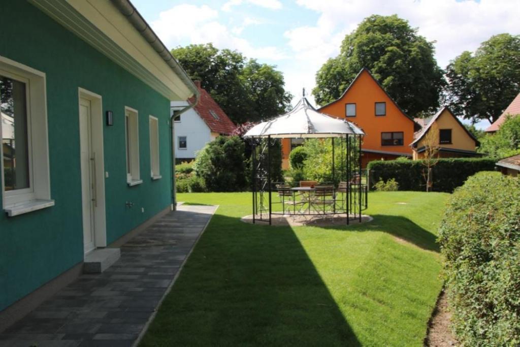 K 100 EG - Ferienwohnung im Erdgeschoss mit großem Garten Röbel Exterior foto